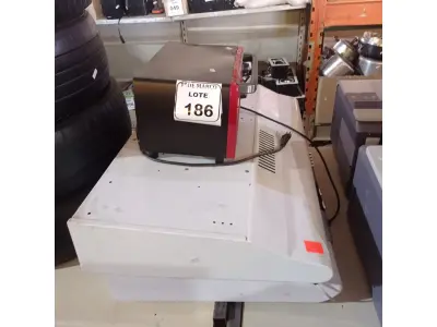 LOTE 186 - 01 FORNO ELÉTRICO PEQUENO E 02 DEPURADORES DE AR. (NO ESTADO) ATENÇÃO! FAZER A VISITAÇÃO ANTES DE ARREMATAR, NÃO SABEMOS SE FUNCIONA. LEILÃO NÃO TEM GARANTIA E NEM DEVOLUÇÃO, SUJEITO A POSSÍVEIS AVARIAS VISÍVEIS/OCULTAS E/OU AUSÊNCIA DE COMPONENTES.