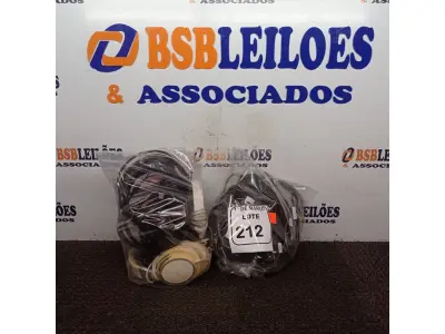 LOTE 212 - 01 LOTE COM FONES DE OUVIDO DIVERSOS. (NO ESTADO) ATENÇÃO! FAZER A VISITAÇÃO ANTES DE ARREMATAR, NÃO SABEMOS SE FUNCIONA. LEILÃO NÃO TEM GARANTIA E NEM DEVOLUÇÃO, SUJEITO A POSSÍVEIS AVARIAS VISÍVEIS/OCULTAS E/OU AUSÊNCIA DE COMPONENTES.