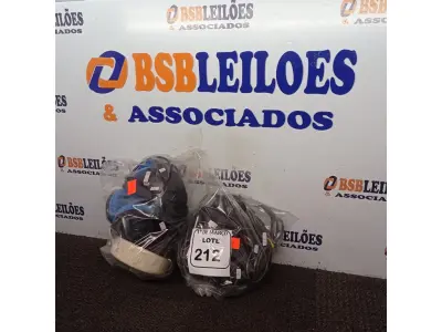 LOTE 212 - 01 LOTE COM FONES DE OUVIDO DIVERSOS. (NO ESTADO) ATENÇÃO! FAZER A VISITAÇÃO ANTES DE ARREMATAR, NÃO SABEMOS SE FUNCIONA. LEILÃO NÃO TEM GARANTIA E NEM DEVOLUÇÃO, SUJEITO A POSSÍVEIS AVARIAS VISÍVEIS/OCULTAS E/OU AUSÊNCIA DE COMPONENTES.