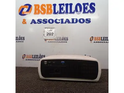 LOTE 202 - 01 PROJETOR BLITZWOIF LED MODELO BW-VP6 1080P. (NO ESTADO) ATENÇÃO! FAZER A VISITAÇÃO ANTES DE ARREMATAR, NÃO SABEMOS SE FUNCIONA. LEILÃO NÃO TEM GARANTIA E NEM DEVOLUÇÃO, SUJEITO A POSSÍVEIS AVARIAS VISÍVEIS/OCULTAS E/OU AUSÊNCIA DE COMPONENTES.