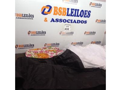 LOTE 432 - 01 LOTE COM ROUPAS DE CARNAVAL. (NO ESTADO) ATENÇÃO! FAZER A VISITAÇÃO ANTES DE ARREMATAR, NÃO SABEMOS SE FUNCIONA. LEILÃO NÃO TEM GARANTIA E NEM DEVOLUÇÃO, SUJEITO A POSSÍVEIS AVARIAS VISÍVEIS/OCULTAS E/OU AUSÊNCIA DE COMPONENTES.