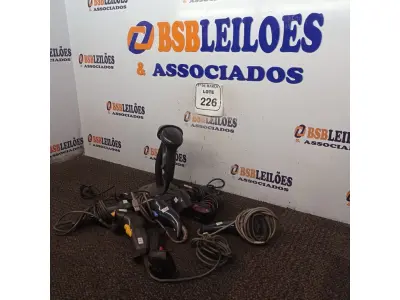 LOTE 226 - 01 LOTE COM LEITORES DE CÓDIGO DE BARRA. (NO ESTADO) ATENÇÃO! FAZER A VISITAÇÃO ANTES DE ARREMATAR, NÃO SABEMOS SE FUNCIONA. LEILÃO NÃO TEM GARANTIA E NEM DEVOLUÇÃO, SUJEITO A POSSÍVEIS AVARIAS VISÍVEIS/OCULTAS E/OU AUSÊNCIA DE COMPONENTES.