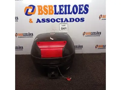 LOTE 041 - 01 BAÚ PARA MOTO MARCA GIVI. (NO ESTADO) ATENÇÃO! FAZER A VISITAÇÃO ANTES DE ARREMATAR, NÃO SABEMOS SE FUNCIONA. LEILÃO NÃO TEM GARANTIA E NEM DEVOLUÇÃO, SUJEITO A POSSÍVEIS AVARIAS VISÍVEIS/OCULTAS E/OU AUSÊNCIA DE COMPONENTES.