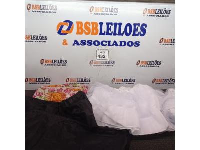 LOTE 432 - 01 LOTE COM ROUPAS DE CARNAVAL. (NO ESTADO) ATENÇÃO! FAZER A VISITAÇÃO ANTES DE ARREMATAR, NÃO SABEMOS SE FUNCIONA. LEILÃO NÃO TEM GARANTIA E NEM DEVOLUÇÃO, SUJEITO A POSSÍVEIS AVARIAS VISÍVEIS/OCULTAS E/OU AUSÊNCIA DE COMPONENTES.