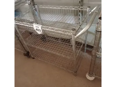 LOTE 403 - 01 CARRINHO PARA SERVIÇO CROMADO. (NO ESTADO) ATENÇÃO! FAZER A VISITAÇÃO ANTES DE ARREMATAR, NÃO SABEMOS SE FUNCIONA. LEILÃO NÃO TEM GARANTIA E NEM DEVOLUÇÃO, SUJEITO A POSSÍVEIS AVARIAS VISÍVEIS/OCULTAS E/OU AUSÊNCIA DE COMPONENTES.