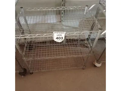 LOTE 403 - 01 CARRINHO PARA SERVIÇO CROMADO. (NO ESTADO) ATENÇÃO! FAZER A VISITAÇÃO ANTES DE ARREMATAR, NÃO SABEMOS SE FUNCIONA. LEILÃO NÃO TEM GARANTIA E NEM DEVOLUÇÃO, SUJEITO A POSSÍVEIS AVARIAS VISÍVEIS/OCULTAS E/OU AUSÊNCIA DE COMPONENTES.