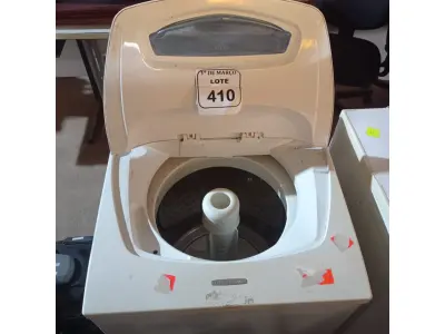 LOTE 410 - 01 MÁQUINA DE LAVAR ROUPAS BRASTEMP. (NO ESTADO) ATENÇÃO! FAZER A VISITAÇÃO ANTES DE ARREMATAR, NÃO SABEMOS SE FUNCIONA. LEILÃO NÃO TEM GARANTIA E NEM DEVOLUÇÃO, SUJEITO A POSSÍVEIS AVARIAS VISÍVEIS/OCULTAS E/OU AUSÊNCIA DE COMPONENTES.