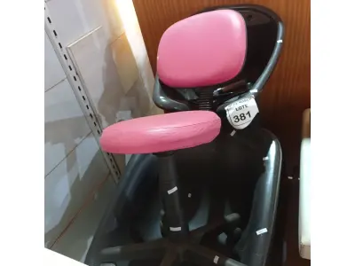 LOTE 381 - 01 LAVATÓRIO PARA SALÃO COM 01 CADEIRA GIRATÓRIA NA COR ROSA. (NO ESTADO) ATENÇÃO! FAZER A VISITAÇÃO ANTES DE ARREMATAR, NÃO SABEMOS SE FUNCIONA. LEILÃO NÃO TEM GARANTIA E NEM DEVOLUÇÃO, SUJEITO A POSSÍVEIS AVARIAS VISÍVEIS/OCULTAS E/OU AUSÊNCIA DE COMPONENTES.