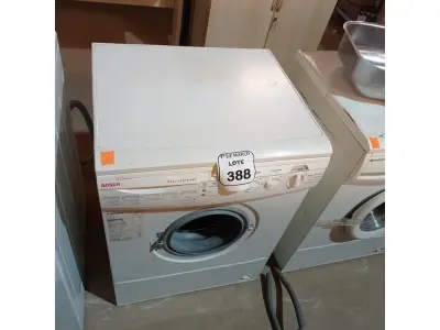 LOTE 388 - 01 MÁQUINA DE LAVAR ROUPAS BOSCH   220 VOLTS COM AVARIAS. (NO ESTADO) ATENÇÃO! FAZER A VISITAÇÃO ANTES DE ARREMATAR, NÃO SABEMOS SE FUNCIONA. LEILÃO NÃO TEM GARANTIA E NEM DEVOLUÇÃO, SUJEITO A POSSÍVEIS AVARIAS VISÍVEIS/OCULTAS E/OU AUSÊNCIA DE COMPONENTES.