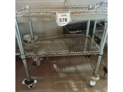 LOTE 378 - 01 CARRINHO PARA SERVIÇO CROMADO. (NO ESTADO) ATENÇÃO! FAZER A VISITAÇÃO ANTES DE ARREMATAR, NÃO SABEMOS SE FUNCIONA. LEILÃRO NÃO TEM GARANTIA E NEM DEVOLUÇÃO, SUJEITO A POSSÍVEIS AVARIAS VISÍVEIS/OCULTAS E/OU AUSÊNCIA DE COMPONENTES.