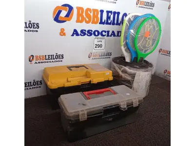 LOTE 290 - 02 MALETAS DE FERMENTAS, 05 RAQUETES PARA MOSQUITOS E 01 ROLO DE FIO DE FIBRA ÓTICA. (NO ESTADO) ATENÇÃO! FAZER A VISITAÇÃO ANTES DE ARREMATAR, NÃO SABEMOS SE FUNCIONA. LEILÃO NÃO TEM GARANTIA E NEM DEVOLUÇÃO, SUJEITO A POSSÍVEIS AVARIAS VISÍVEIS/OCULTAS E/OU AUSÊNCIA DE COMPONENTES.
