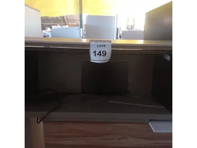 LOTE 149 - 01 ARMÁRIO SUSPENSO. (NO ESTADO EM QUE SE ENCONTRA. SUJEITO A AVARIAS OCULTAS/VISÍVEIS.)