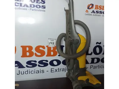 LOTE 212 - 01 ASPIRADOR DE PÓ LIGHT SPEED 110V (VACUUM CLEANER). (NO ESTADO EM QUE SE ENCONTRA. SUJEITO A AVARIAS OCULTAS/VISÍVEIS.) AV9669J