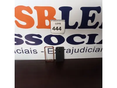 LOTE 444 - 01 IPHONE SEM TAG. (NO ESTADO EM QUE SE ENCONTRA. SUJEITO A AVARIAS OCULTAS/VISÍVEIS.)