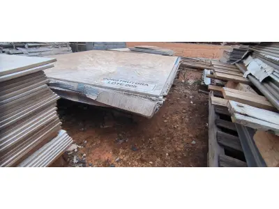 LOTE 005 - APROXIMADAMENTE 15,84 M² DE PORCELANATO 120X120CM POL – PORTOBELLO. (NO ESTADO EM QUE SE ENCONTRA. SUJEITO A AVARIAS OCULTAS/VISÍVEIS.)