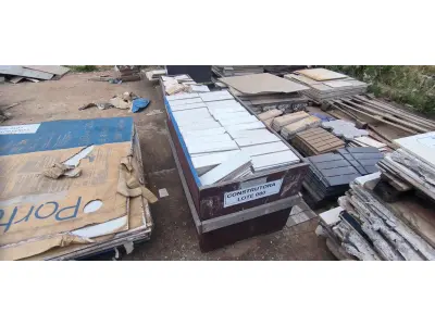 LOTE 080 - APROXIMADAMENTE 31,96 M² DE REVESTIMENTO PAREDE BELLA VITA WH LUX BOLD 8X27 – PORTINARI. (NO ESTADO EM QUE SE ENCONTRA. SUJEITO A AVARIAS OCULTAS/VISÍVEIS.)