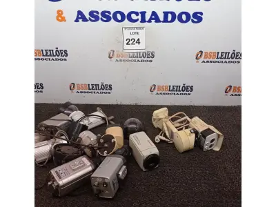 LOTE 224 - 01 LOTE C/VÁRIAS CÂMERAS DE SEGURANÇA MARCAS E MODELOS DIVERSOS. (NO ESTADO) ATENÇÃO! FAZER A VISITAÇÃO ANTES DE ARREMATAR, NÃO SABEMOS SE FUNCIONA. LEILÃO NÃO TEM GARANTIA E NEM DEVOLUÇÃO, SUJEITO A POSSÍVEIS AVARIAS VISÍVEIS/OCULTAS E/OU AUSÊNCIA DE COMPONENTES.