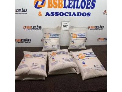 LOTE 187 - 06 PACOTES DE GRANITINA/08 PARA GRAFIADO COM 4KG CADA. (NO ESTADO) ATENÇÃO! FAZER A VISITAÇÃO ANTES DE ARREMATAR, NÃO SABEMOS SE FUNCIONA. LEILÃO NÃO TEM GARANTIA E NEM DEVOLUÇÃO, SUJEITO A POSSÍVEIS AVARIAS VISÍVEIS/OCULTAS E/OU AUSÊNCIA DE COMPONENTES.