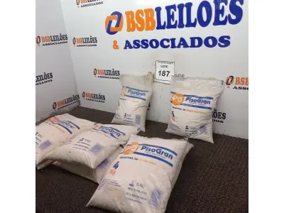 LOTE 187 - 06 PACOTES DE GRANITINA/08 PARA GRAFIADO COM 4KG CADA. (NO ESTADO) ATENÇÃO! FAZER A VISITAÇÃO ANTES DE ARREMATAR, NÃO SABEMOS SE FUNCIONA. LEILÃO NÃO TEM GARANTIA E NEM DEVOLUÇÃO, SUJEITO A POSSÍVEIS AVARIAS VISÍVEIS/OCULTAS E/OU AUSÊNCIA DE COMPONENTES.