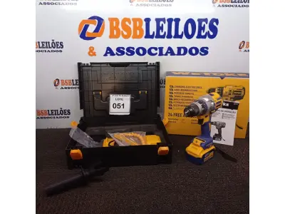 LOTE 051 - 01 PARAFUSADEIRA WETOKE COM BATERIA E ACESSÓRIOS E MALETA. (NO ESTADO) ATENÇÃO! FAZER A VISITAÇÃO ANTES DE ARREMATAR, NÃO SABEMOS SE FUNCIONA. LEILÃO NÃO TEM GARANTIA E NEM DEVOLUÇÃO, SUJEITO A POSSÍVEIS AVARIAS VISÍVEIS/OCULTAS E/OU AUSÊNCIA DE COMPONENTES.