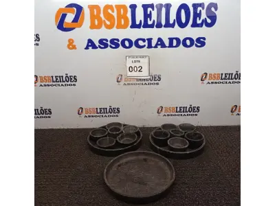 LOTE 002 - 01 CONJUNTO DE CAÇAROLAS DE DIVERSOS TAMANHOS. (NO ESTADO) ATENÇÃO! FAZER A VISITAÇÃO ANTES DE ARREMATAR, NÃO SABEMOS SE FUNCIONA. LEILÃO NÃO TEM GARANTIA E NEM DEVOLUÇÃO, SUJEITO A POSSÍVEIS AVARIAS VISÍVEIS/OCULTAS E/OU AUSÊNCIA DE COMPONENTES.