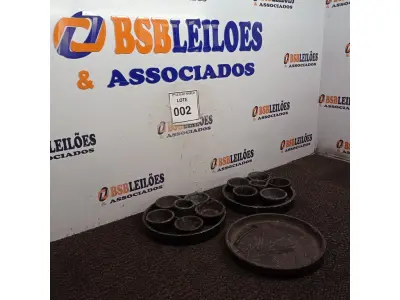 LOTE 002 - 01 CONJUNTO DE CAÇAROLAS DE DIVERSOS TAMANHOS. (NO ESTADO) ATENÇÃO! FAZER A VISITAÇÃO ANTES DE ARREMATAR, NÃO SABEMOS SE FUNCIONA. LEILÃO NÃO TEM GARANTIA E NEM DEVOLUÇÃO, SUJEITO A POSSÍVEIS AVARIAS VISÍVEIS/OCULTAS E/OU AUSÊNCIA DE COMPONENTES.