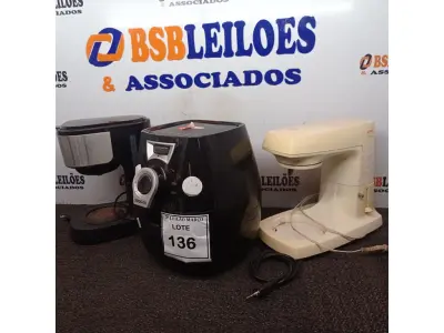 LOTE 136 - 01 BATEDEIRA, 01 CAFETEIRA E 01 AIR FRYER INCOMPLETOS. (NO ESTADO) ATENÇÃO! FAZER A VISITAÇÃO ANTES DE ARREMATAR, NÃO SABEMOS SE FUNCIONA. LEILÃO NÃO TEM GARANTIA E NEM DEVOLUÇÃO, SUJEITO A POSSÍVEIS AVARIAS VISÍVEIS/OCULTAS E/OU AUSÊNCIA DE COMPONENTES.