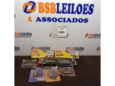 LOTE 069 - 01 LOTE COM JOGOS DE PASTILHA DE FREIO DIVERSAS E 02 CORRENTES DE MOTO YAMAHA FAZER 2008. (NO ESTADO) ATENÇÃO! FAZER A VISITAÇÃO ANTES DE ARREMATAR, NÃO SABEMOS SE FUNCIONA. LEILÃO NÃO TEM GARANTIA E NEM DEVOLUÇÃO, SUJEITO A POSSÍVEIS AVARIAS VISÍVEIS/OCULTAS E/OU AUSÊNCIA DE COMPONENTES.