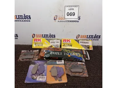 LOTE 069 - 01 LOTE COM JOGOS DE PASTILHA DE FREIO DIVERSAS E 02 CORRENTES DE MOTO YAMAHA FAZER 2008. (NO ESTADO) ATENÇÃO! FAZER A VISITAÇÃO ANTES DE ARREMATAR, NÃO SABEMOS SE FUNCIONA. LEILÃO NÃO TEM GARANTIA E NEM DEVOLUÇÃO, SUJEITO A POSSÍVEIS AVARIAS VISÍVEIS/OCULTAS E/OU AUSÊNCIA DE COMPONENTES.