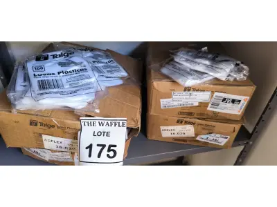 LOTE 175 - 04 CAIXAS COM LUVAS PLÁSTICAS. (NO ESTADO) ATENÇÃO! FAZER A VISITAÇÃO ANTES DE ARREMATAR, NÃO SABEMOS SE FUNCIONA. LEILÃO NÃO TEM GARANTIA E NEM DEVOLUÇÃO, SUJEITO A POSSÍVEIS AVARIAS VISÍVEIS/OCULTAS E/OU AUSÊNCIA DE COMPONENTES.