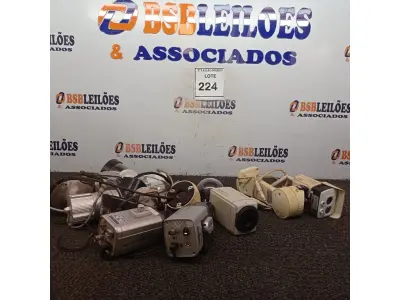 LOTE 224 - 01 LOTE C/VÁRIAS CÂMERAS DE SEGURANÇA MARCAS E MODELOS DIVERSOS. (NO ESTADO) ATENÇÃO! FAZER A VISITAÇÃO ANTES DE ARREMATAR, NÃO SABEMOS SE FUNCIONA. LEILÃO NÃO TEM GARANTIA E NEM DEVOLUÇÃO, SUJEITO A POSSÍVEIS AVARIAS VISÍVEIS/OCULTAS E/OU AUSÊNCIA DE COMPONENTES.