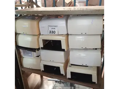 LOTE 330 - 01 LOTE COM DISPENSES DE PAPAL. (NO ESTADO) ATENÇÃO! FAZER A VISITAÇÃO ANTES DE ARREMATAR, NÃO SABEMOS SE FUNCIONA. LEILÃO NÃO TEM GARANTIA E NEM DEVOLUÇÃO, SUJEITO A POSSÍVEIS AVARIAS VISÍVEIS/OCULTAS E/OU AUSÊNCIA DE COMPONENTES.