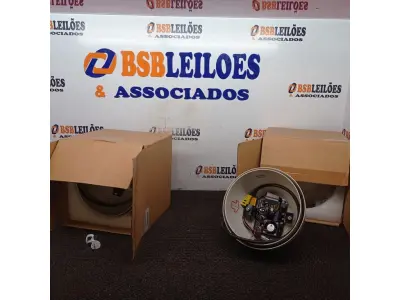 LOTE 467 - 02 CÂMERAS DOMES MARCA EVERFOCUS INCOMPLETAS. (NO ESTADO) ATENÇÃO! FAZER A VISITAÇÃO ANTES DE ARREMATAR, NÃO SABEMOS SE FUNCIONA. LEILÃO NÃO TEM GARANTIA E NEM DEVOLUÇÃO, SUJEITO A POSSÍVEIS AVARIAS VISÍVEIS/OCULTAS E/OU AUSÊNCIA DE COMPONENTES.