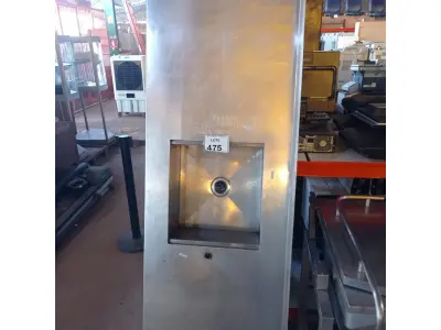 LOTE 475 - 01 PIA EM INOX INDUSTRIAL C/01 CUBA 230X0,60. (NO ESTADO) ATENÇÃO! FAZER A VISITAÇÃO ANTES DE ARREMATAR, NÃO SABEMOS SE FUNCIONA. LEILÃO NÃO TEM GARANTIA E NEM DEVOLUÇÃO, SUJEITO A POSSÍVEIS AVARIAS VISÍVEIS/OCULTAS E/OU AUSÊNCIA DE COMPONENTES.