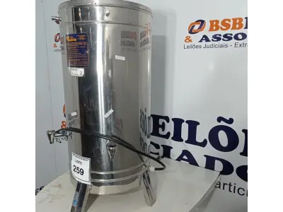 LOTE 259 - 01 CAFETEIRA INDUSTRIAL EM INOX.  (NO ESTADO) ATENÇÃO! FAZER A VISITAÇÃO ANTES DE ARREMATAR, NÃO SABEMOS SE FUNCIONA. LEILÃO NÃO TEM GARANTIA E NEM DEVOLUÇÃO, SUJEITO A POSSÍVEIS AVARIAS VISÍVEIS/OCULTAS E/OU AUSÊNCIA DE COMPONENTES.