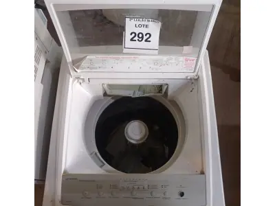 LOTE 292 - 01 MÁQUINA DE LAVAR ROUPAS BRASTEMP 5K. (NO ESTADO) ATENÇÃO! FAZER A VISITAÇÃO ANTES DE ARREMATAR, NÃO SABEMOS SE FUNCIONA. LEILÃO NÃO TEM GARANTIA E NEM DEVOLUÇÃO, SUJEITO A POSSÍVEIS AVARIAS VISÍVEIS/OCULTAS E/OU AUSÊNCIA DE COMPONENTES.