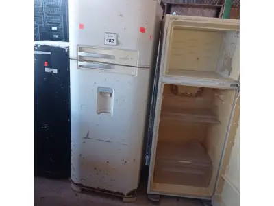 LOTE 482 - 03 GELADEIRAS MARCAS E MODELOS DIVERSOS C/AVARIAS. (NO ESTADO) ATENÇÃO! FAZER A VISITAÇÃO ANTES DE ARREMATAR, NÃO SABEMOS SE FUNCIONA. LEILÃO NÃO TEM GARANTIA E NEM DEVOLUÇÃO, SUJEITO A POSSÍVEIS AVARIAS VISÍVEIS/OCULTAS E/OU AUSÊNCIA DE COMPONENTES.