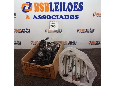 LOTE 285 - 01 LOTE COM FONES DE OUVIDO DIVERSOS. (NO ESTADO) ATENÇÃO! FAZER A VISITAÇÃO ANTES DE ARREMATAR, NÃO SABEMOS SE FUNCIONA. LEILÃO NÃO TEM GARANTIA E NEM DEVOLUÇÃO, SUJEITO A POSSÍVEIS AVARIAS VISÍVEIS/OCULTAS E/OU AUSÊNCIA DE COMPONENTES.