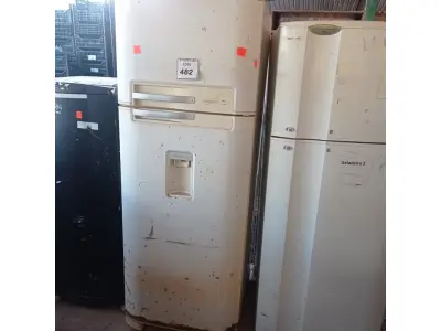 LOTE 482 - 03 GELADEIRAS MARCAS E MODELOS DIVERSOS C/AVARIAS. (NO ESTADO) ATENÇÃO! FAZER A VISITAÇÃO ANTES DE ARREMATAR, NÃO SABEMOS SE FUNCIONA. LEILÃO NÃO TEM GARANTIA E NEM DEVOLUÇÃO, SUJEITO A POSSÍVEIS AVARIAS VISÍVEIS/OCULTAS E/OU AUSÊNCIA DE COMPONENTES.