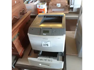 LOTE 376 - 01 IMPRESSORA LEXMARK T654DN. (NO ESTADO) ATENÇÃO! FAZER A VISITAÇÃO ANTES DE ARREMATAR, NÃO SABEMOS SE FUNCIONA. LEILÃO NÃO TEM GARANTIA E NEM DEVOLUÇÃO, SUJEITO A POSSÍVEIS AVARIAS VISÍVEIS/OCULTAS E/OU AUSÊNCIA DE COMPONENTES.