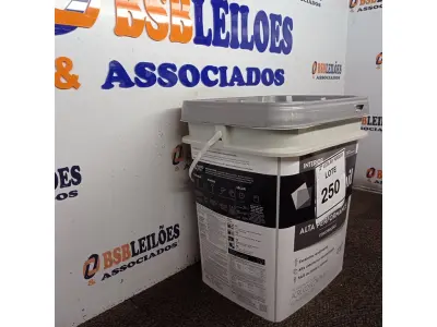 LOTE 250 - 01 BALDE DE TINTA SUVINIL INTERIORES ACRÍLICO FOSCO 18L NA COR FOSCO BRANCO. VENCIMENTO 10/2027 (NOVO) (NO ESTADO) ATENÇÃO! FAZER A VISITAÇÃO ANTES DE ARREMATAR, NÃO SABEMOS SE FUNCIONA. LEILÃO NÃO TEM GARANTIA E NEM DEVOLUÇÃO, SUJEITO A POSSÍVEIS AVARIAS VISÍVEIS/OCULTAS E/OU AUSÊNCIA DE COMPONENTES.