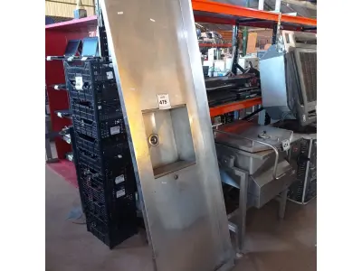 LOTE 475 - 01 PIA EM INOX INDUSTRIAL C/01 CUBA 230X0,60. (NO ESTADO) ATENÇÃO! FAZER A VISITAÇÃO ANTES DE ARREMATAR, NÃO SABEMOS SE FUNCIONA. LEILÃO NÃO TEM GARANTIA E NEM DEVOLUÇÃO, SUJEITO A POSSÍVEIS AVARIAS VISÍVEIS/OCULTAS E/OU AUSÊNCIA DE COMPONENTES.