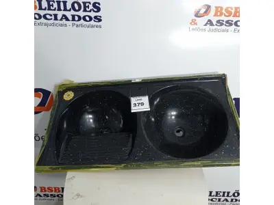 LOTE 379 - 01 TANQUE DE LAVAR ROUPAS C/02 CUBAS. (NOVO). (NO ESTADO) ATENÇÃO! FAZER A VISITAÇÃO ANTES DE ARREMATAR, NÃO SABEMOS SE FUNCIONA. LEILÃO NÃO TEM GARANTIA E NEM DEVOLUÇÃO, SUJEITO A POSSÍVEIS AVARIAS VISÍVEIS/OCULTAS E/OU AUSÊNCIA DE COMPONENTES.