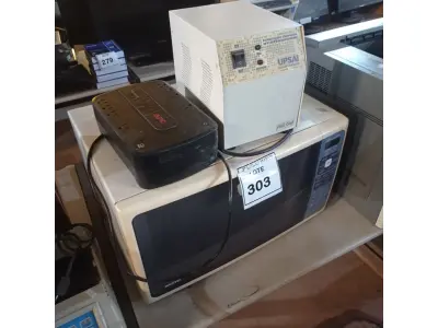 LOTE 303 - 01 MICRO-ONDAS S/ PRATO, 01 TRANSFORMADOR E 01 NOBREAK. (NO ESTADO) ATENÇÃO! FAZER A VISITAÇÃO ANTES DE ARREMATAR, NÃO SABEMOS SE FUNCIONA. LEILÃO NÃO TEM GARANTIA E NEM DEVOLUÇÃO, SUJEITO A POSSÍVEIS AVARIAS VISÍVEIS/OCULTAS E/OU AUSÊNCIA DE COMPONENTES.