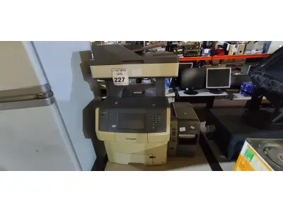 LOTE 227 - 01 IMPRESSORA MULTIFUNCIONAL MODELO X748DE MARCA LEXMARK E 01 IMPRESSORA DE ETIQUETAS ZEBRA. (NO ESTADO) ATENÇÃO! FAZER A VISITAÇÃO ANTES DE ARREMATAR, NÃO SABEMOS SE FUNCIONA. LEILÃO NÃO TEM GARANTIA E NEM DEVOLUÇÃO, SUJEITO A POSSÍVEIS AVARIAS VISÍVEIS/OCULTAS E/OU AUSÊNCIA DE COMPONENTES.