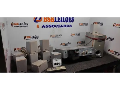 LOTE 041 - 01 HOME THEATHER PANASONIC. (NO ESTADO) ATENÇÃO! FAZER A VISITAÇÃO ANTES DE ARREMATAR, NÃO SABEMOS SE FUNCIONA. LEILÃO NÃO TEM GARANTIA E NEM DEVOLUÇÃO, SUJEITO A POSSÍVEIS AVARIAS VISÍVEIS/OCULTAS E/OU AUSÊNCIA DE COMPONENTES.