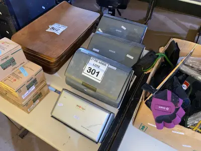 LOTE 301 - 03 SCANNER’S EPSON E 01 SCANNER FUJITSU.  (NO ESTADO) ATENÇÃO! FAZER A VISITAÇÃO ANTES DE ARREMATAR, NÃO SABEMOS SE FUNCIONA. LEILÃO NÃO TEM GARANTIA E NEM DEVOLUÇÃO, SUJEITO A POSSÍVEIS AVARIAS VISÍVEIS/OCULTAS E/OU AUSÊNCIA DE COMPONENTES.