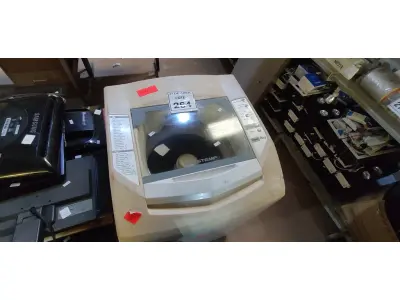LOTE 264 - 01 MÁQUINA DE LAVAR ROUPAS BRASTEMP 8KG 127VOLTS. (NO ESTADO) ATENÇÃO! FAZER A VISITAÇÃO ANTES DE ARREMATAR, NÃO SABEMOS SE FUNCIONA. LEILÃO NÃO TEM GARANTIA E NEM DEVOLUÇÃO, SUJEITO A POSSÍVEIS AVARIAS VISÍVEIS/OCULTAS E/OU AUSÊNCIA DE COMPONENTES.