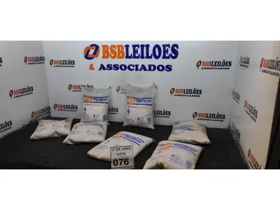LOTE 076 - 07 PACOTES DE GRANITINA /08 PARA GRAFIATO COM 4KG CADA. (NOVO) (NO ESTADO) ATENÇÃO! FAZER A VISITAÇÃO ANTES DE ARREMATAR, NÃO SABEMOS SE FUNCIONA. LEILÃO NÃO TEM GARANTIA E NEM DEVOLUÇÃO, SUJEITO A POSSÍVEIS AVARIAS VISÍVEIS/OCULTAS E/OU AUSÊNCIA DE COMPONENTES.