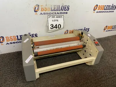 LOTE 340 - 01 EM PLASTIFICADORA. (NO ESTADO) ATENÇÃO! FAZER A VISITAÇÃO ANTES DE ARREMATAR, NÃO SABEMOS SE FUNCIONA. LEILÃO NÃO TEM GARANTIA E NEM DEVOLUÇÃO, SUJEITO A POSSÍVEIS AVARIAS VISÍVEIS/OCULTAS E/OU AUSÊNCIA DE COMPONENTES.